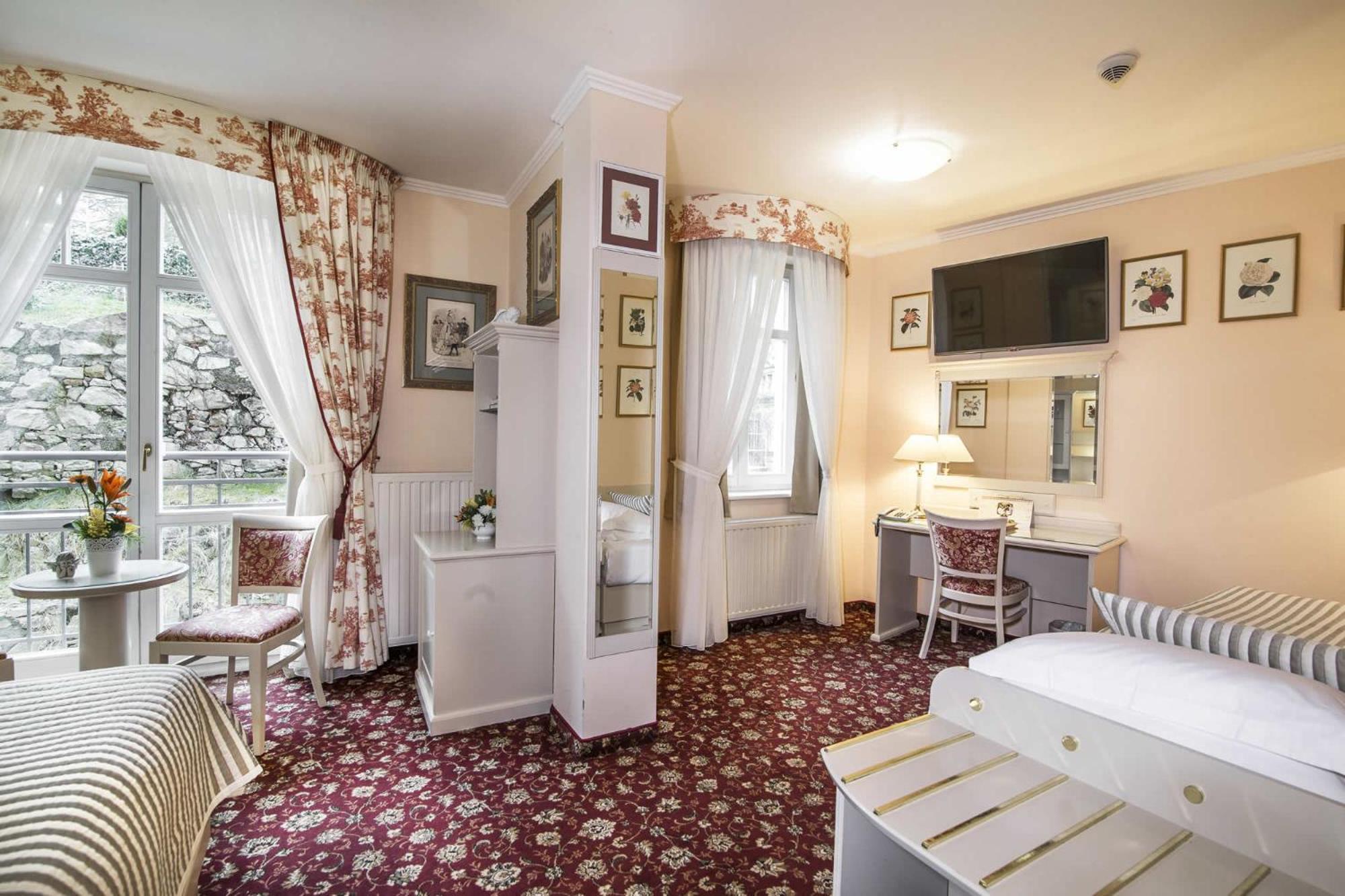 Отель Karlsbad Grande Madonna Экстерьер фото