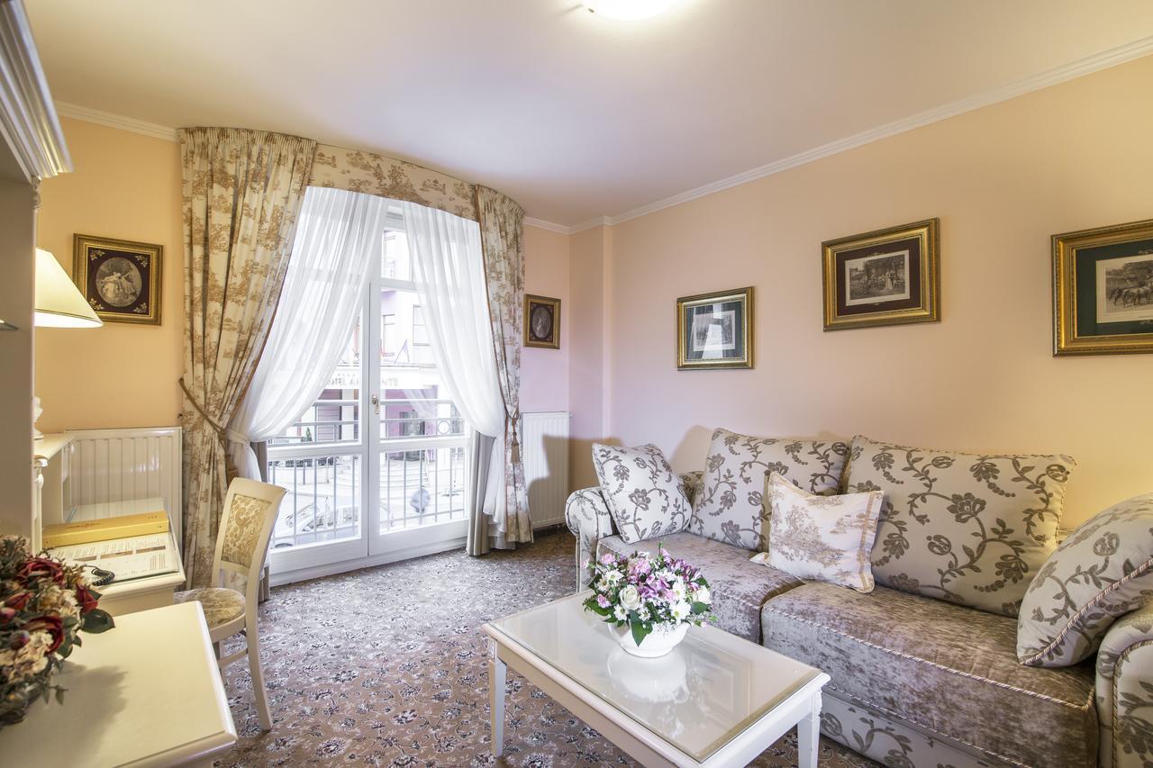 Отель Karlsbad Grande Madonna Экстерьер фото